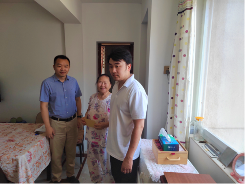 市城投集團(tuán)赴結(jié)對(duì)共建鳳陽(yáng)路社區(qū)開展“七一